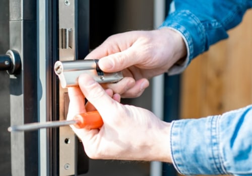 What are the duties of a locksmith?