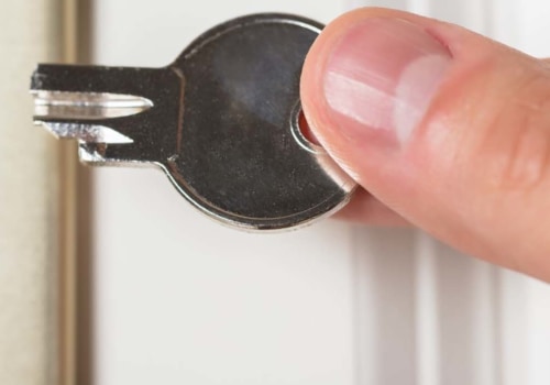 What do i need to know before calling a locksmith?